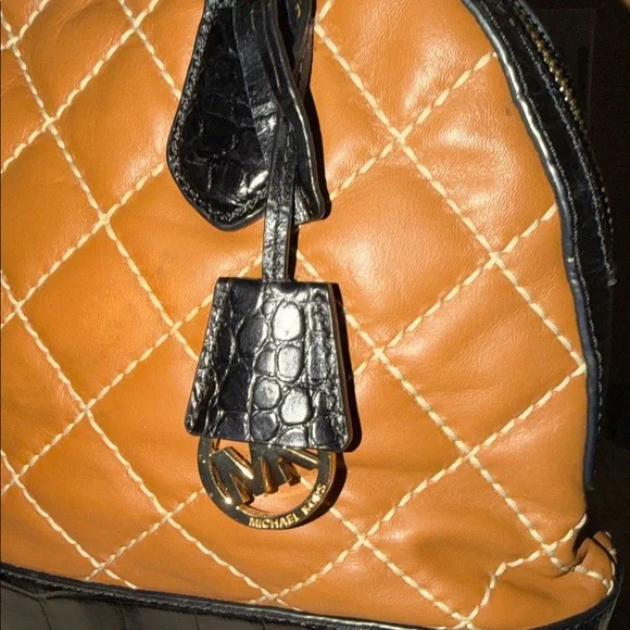 Michael Kors Smythe Dome sz Large - Picture 6 of 13